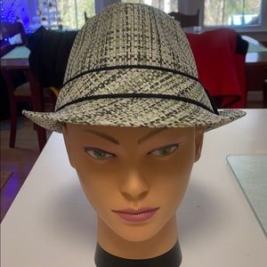 Fedora size Large. Multi color Straw